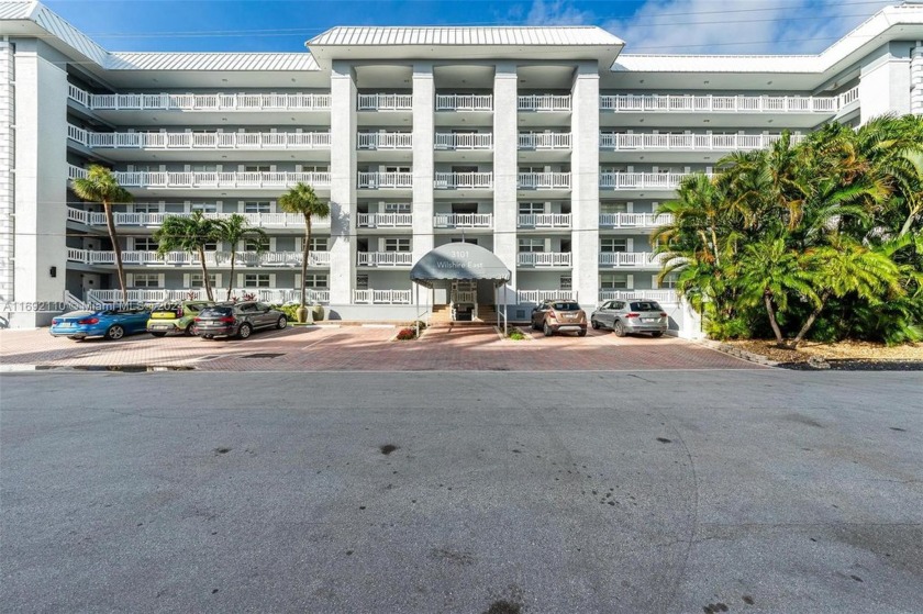 This updated 2-bedroom, 2-bath condominium offers serene canal - Beach Condo for sale in Fort Lauderdale, Florida on Beachhouse.com