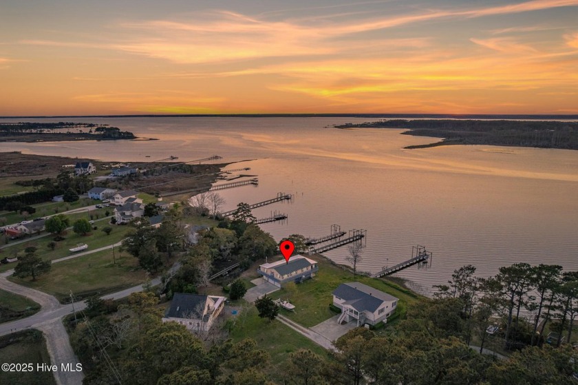 Priced below appraised value! Charming two-bedroom home with a - Beach Home for sale in Beaufort, North Carolina on Beachhouse.com