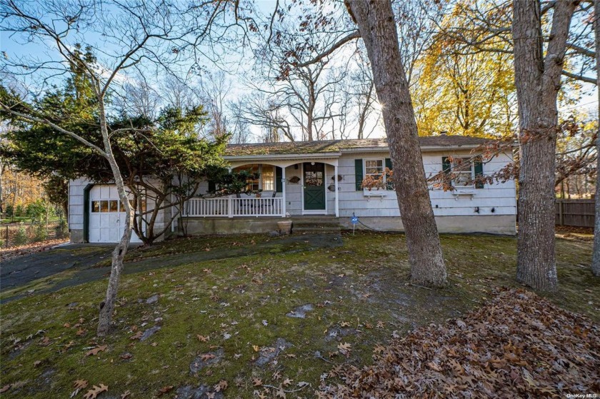 3 spacious bedrooms 2 full bathrooms Open and inviting layout - Beach Home for sale in Center Moriches, New York on Beachhouse.com