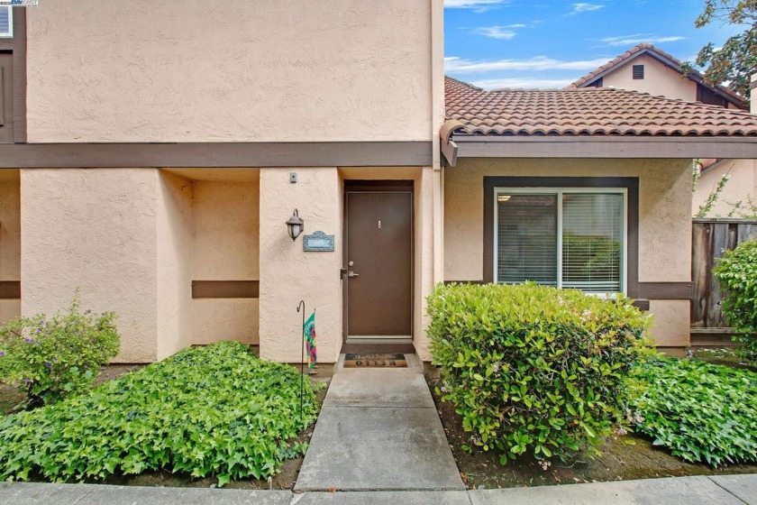 A wonderful blend of comfort and style!  This home has an - Beach Townhome/Townhouse for sale in San Jose, California on Beachhouse.com