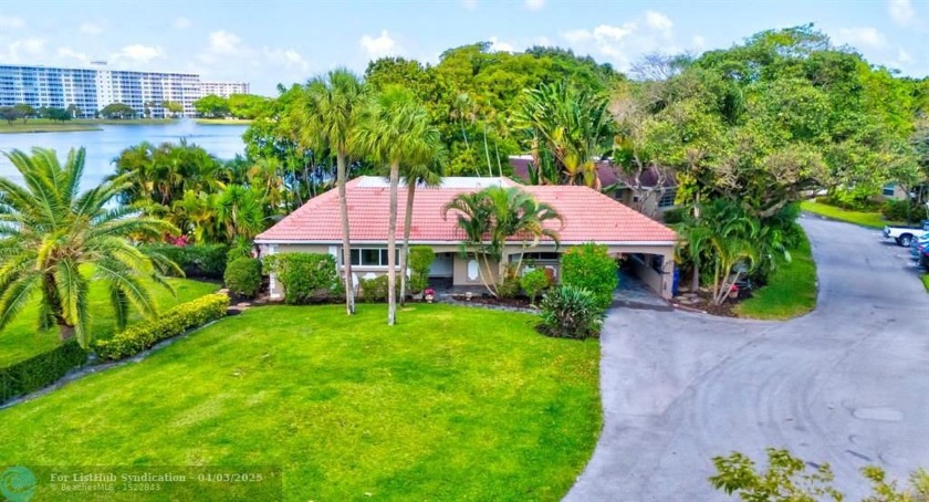 Must see LAKEFRONT villa with over 1,800 SQ. FT. under air - Beach Condo for sale in Pompano Beach, Florida on Beachhouse.com