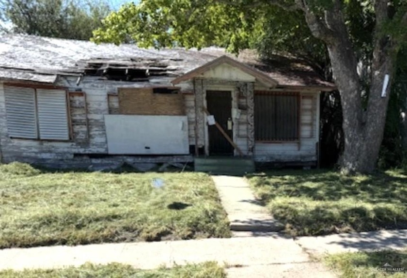 This single-family property offers a value-add opportunity for - Beach Home for sale in Corpus Christi, Texas on Beachhouse.com