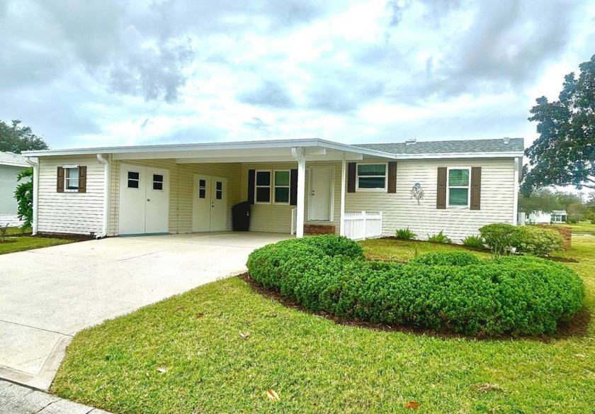 Crane Lakes Golf & Country Club offers a luxurious living - Beach Home for sale in Port Orange, Florida on Beachhouse.com