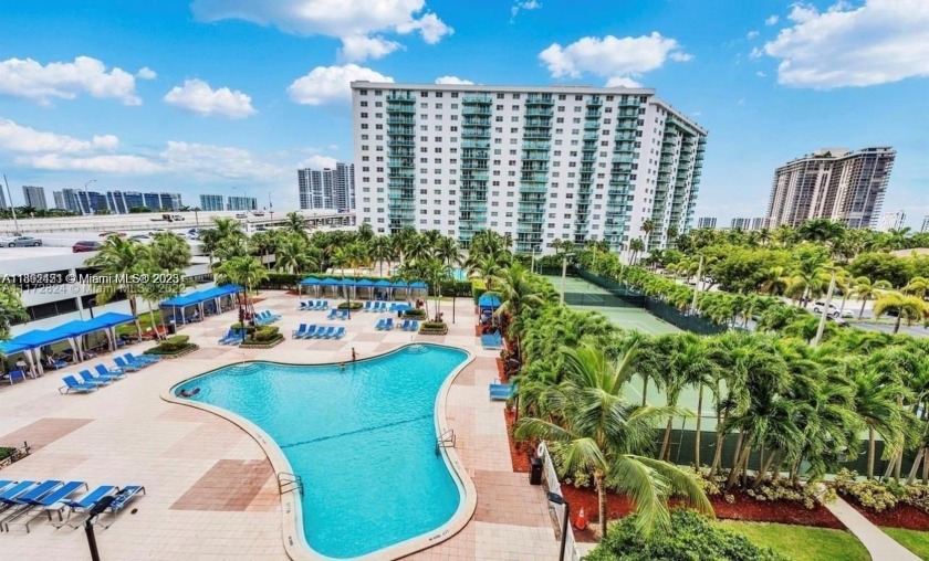 OPPORTUNITY !!!  ALLOWED !!! SUNNY ISLES - 1 BED / 1 BATH - 1 - Beach Condo for sale in Sunny Isles Beach, Florida on Beachhouse.com