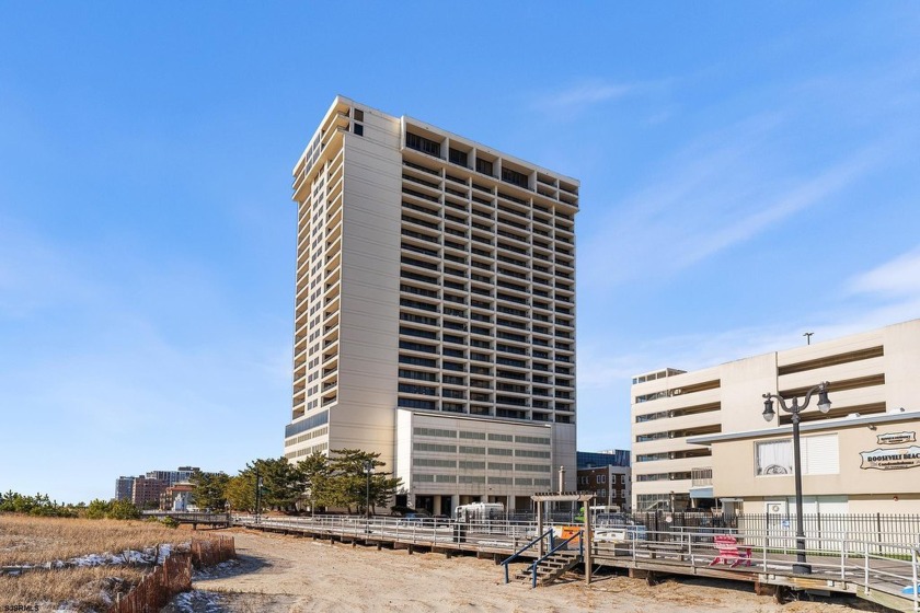 Fantastic 1 bedroom, 1 1/2 bath condominium unit in Atlantic - Beach Condo for sale in Atlantic City, New Jersey on Beachhouse.com