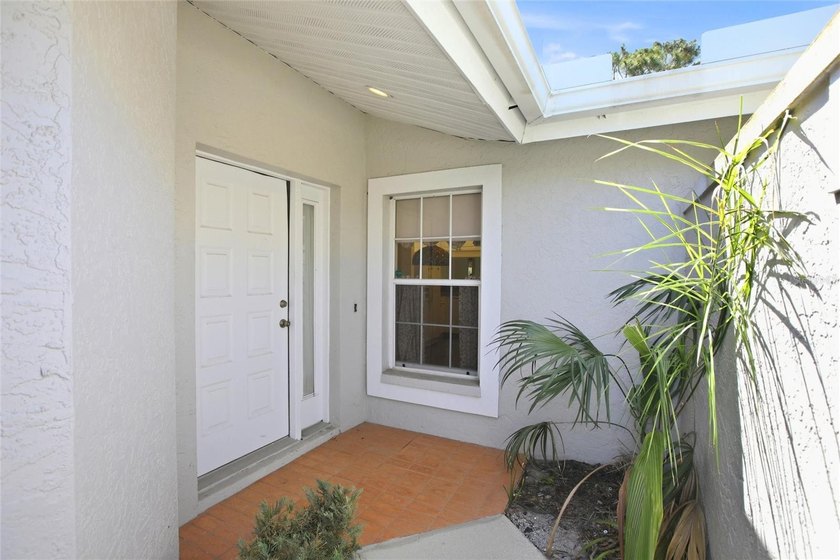 FIXER UPPER on the Golf Course in Palm Aire. This Sarasota 2Bed/ - Beach Home for sale in Sarasota, Florida on Beachhouse.com