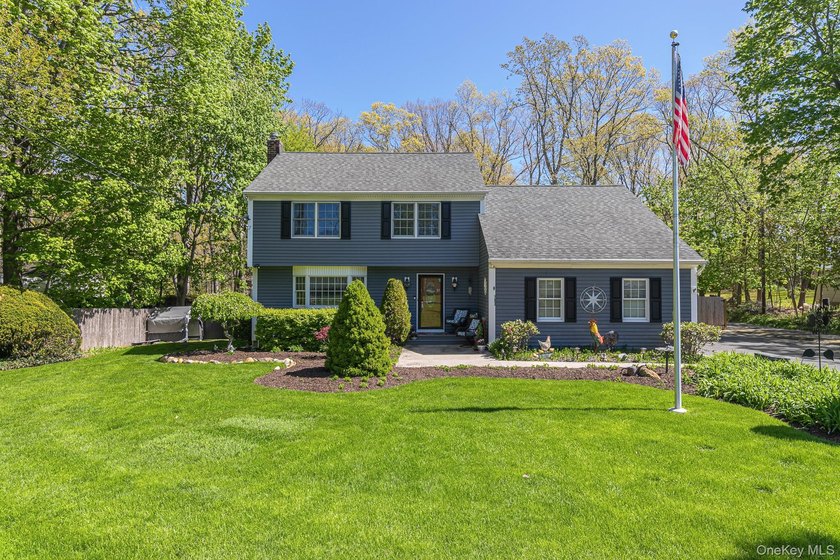 An Exceptionally Rare Opportunity To Purchase A Home With The - Beach Home for sale in Miller Place, New York on Beachhouse.com