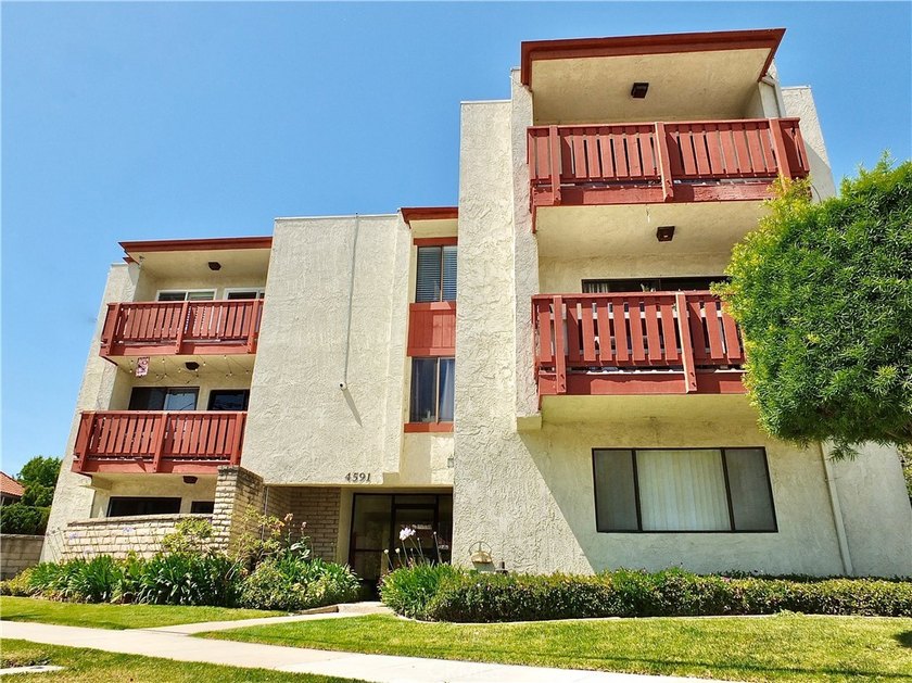 4691 Orange Avenue... unit 306...   in Orange Villas...  a - Beach Condo for sale in Long Beach, California on Beachhouse.com
