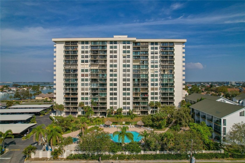 MAJOR PRICE REDUCTION! MOTIVATED! CORNER UNIT-MORE GREAT - Beach Condo for sale in Clearwater, Florida on Beachhouse.com