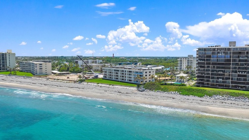 Bring Your Pet and Your Dreams of Oceanfront Living!Structural - Beach Condo for sale in Tequesta, Florida on Beachhouse.com