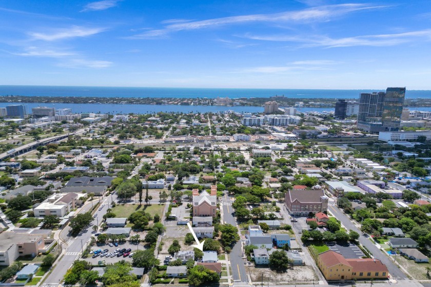 Investor alert! Cash flow on day 1 on this fully rented tri-plex - Beach Townhome/Townhouse for sale in West Palm Beach, Florida on Beachhouse.com