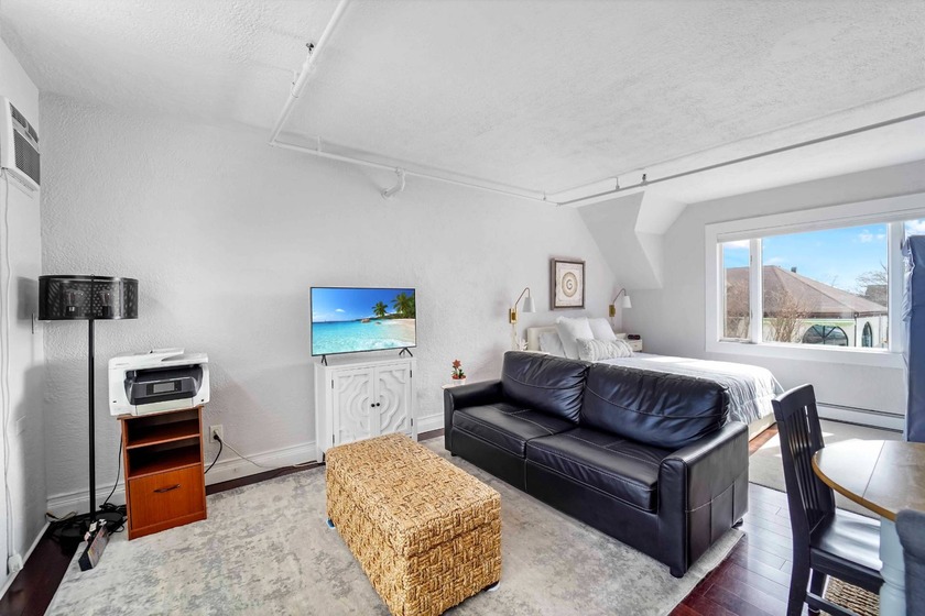 Welcome to your charming retreat in the heart of the village! - Beach Condo for sale in Westhampton Beach, New York on Beachhouse.com