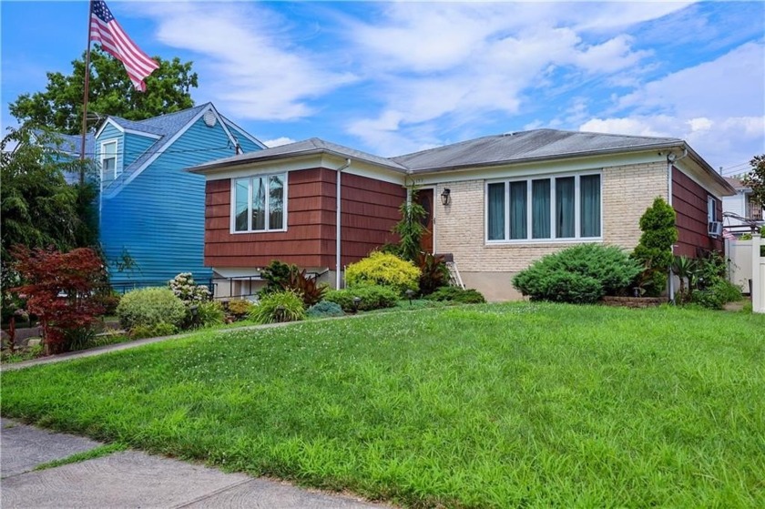 Welcome to your new home in the heart of Great Kills! This fully - Beach Home for sale in Staten  Island, New York on Beachhouse.com