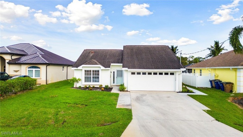 Welcome to your dream retreat! This stunning 2-bedroom, 2-bath - Beach Home for sale in Fort Myers, Florida on Beachhouse.com