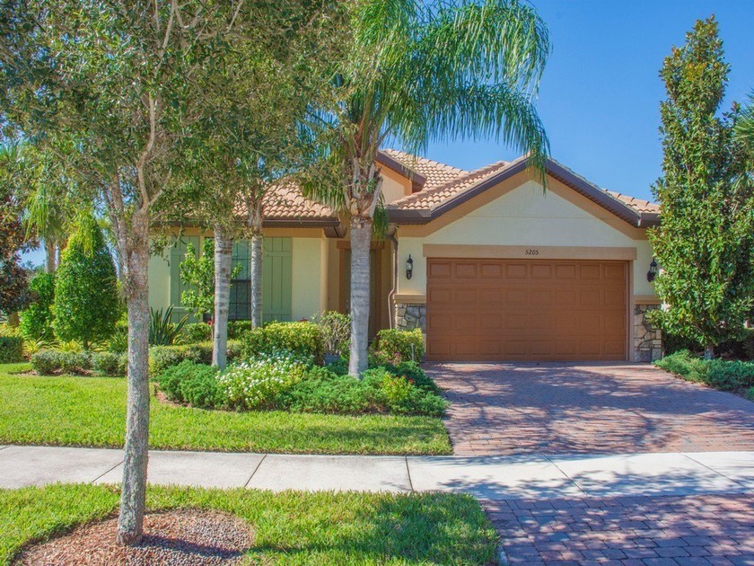 Motivated seller welcomes you to enjoy this beautiful Summerwood - Beach Home for sale in Vero Beach, Florida on Beachhouse.com