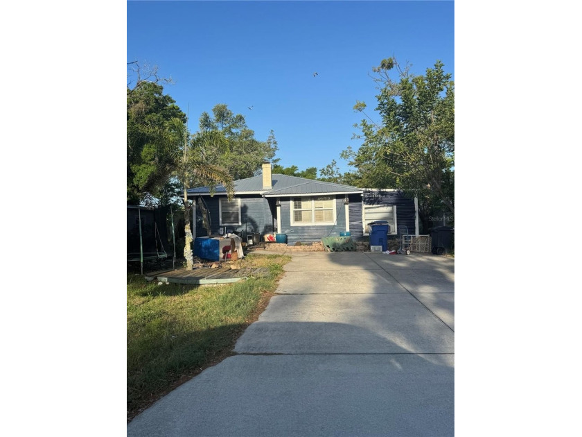 Welcome to the Oakwood Gardens, a neighborhood that offers - Beach Home for sale in St. Petersburg, Florida on Beachhouse.com