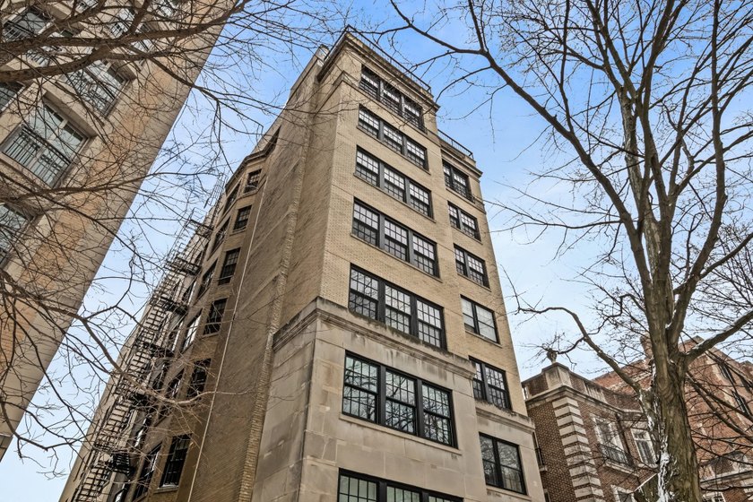 Enjoy classic Evanston charm in this elegant fourth-floor - Beach Condo for sale in Evanston, Illinois on Beachhouse.com