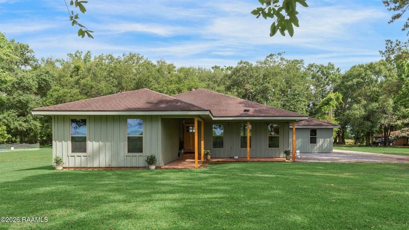 Welcome to bayou living at its finest! Situated on 1.78 acres of - Beach Home for sale in Franklin, Louisiana on Beachhouse.com