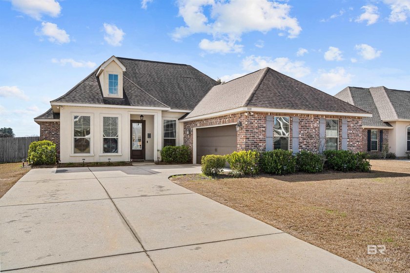 Welcome to this well-appointed single-family home at 1018 - Beach Home for sale in Foley, Alabama on Beachhouse.com