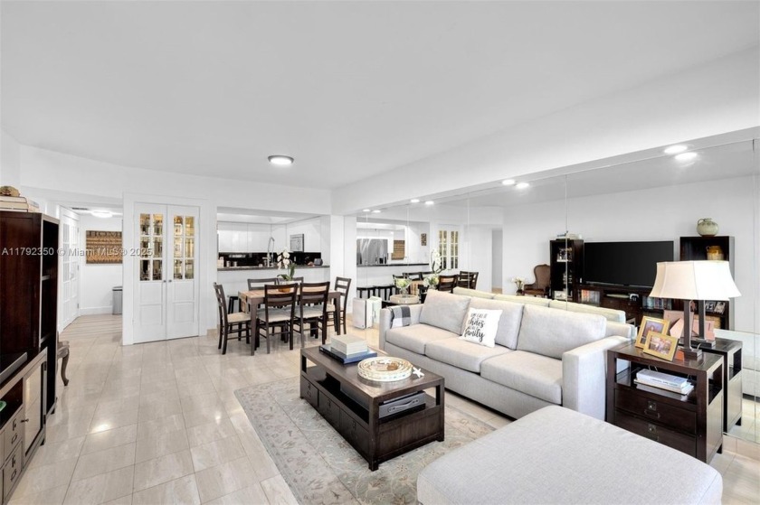 Best-priced 3-bedroom in Brickell Key! Spacious and inviting - Beach Condo for sale in Miami, Florida on Beachhouse.com