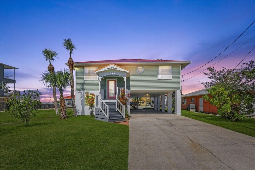 Welcome to your dream waterfront retreat in the heart of - Beach Home for sale in Hernando Beach, Florida on Beachhouse.com