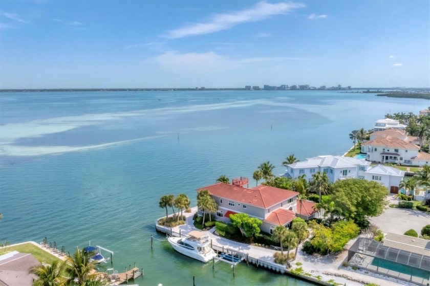 Welcome to your dream home at the end of a serene cul-de-sac in - Beach Home for sale in Longboat Key, Florida on Beachhouse.com