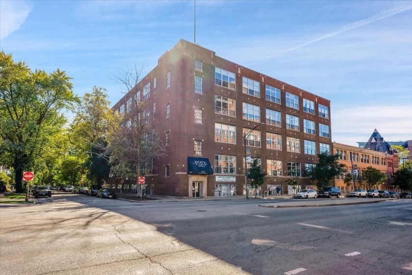 Loft living in Lake View at the historic Postcard Place Lofts! - Beach Home for sale in Chicago, Illinois on Beachhouse.com