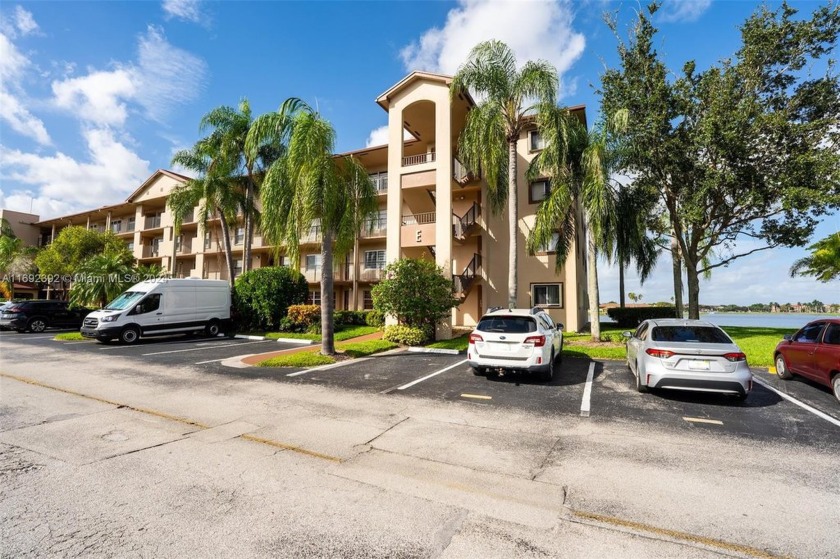 Spacious 2-bedroom, 2-bathroom renovated first-floor corner - Beach Condo for sale in Pembroke Pines, Florida on Beachhouse.com