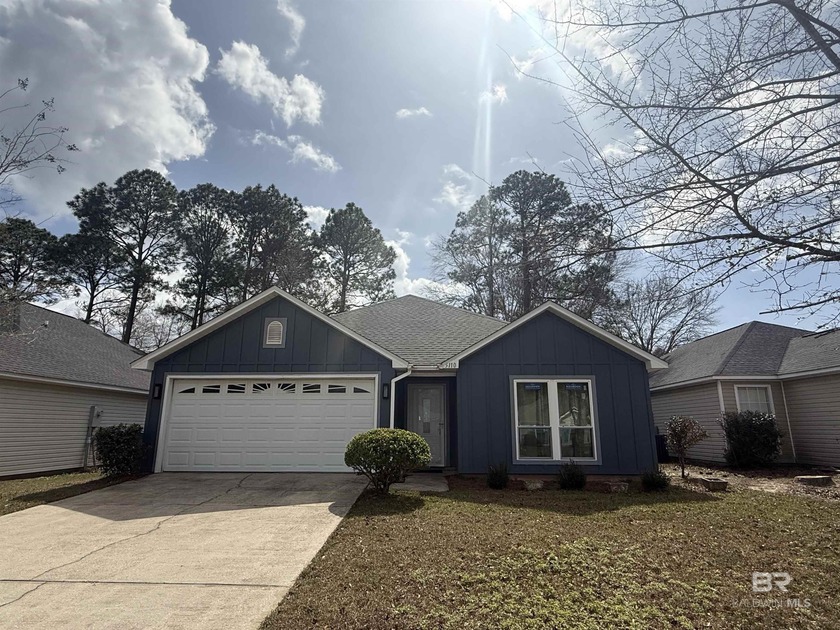 Great 3 bedroom 2 bath home with recent improvements. New roof - Beach Home for sale in Orange Beach, Alabama on Beachhouse.com
