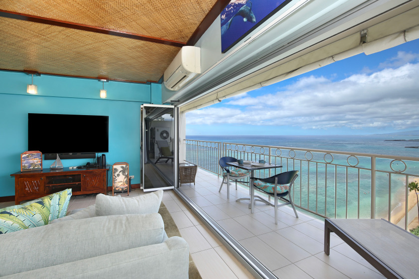 Luxurious BEACHFRONT Condo with Fabulous Ocean Views at Waikiki - Beach Vacation Rentals in Honolulu, Hawaii on Beachhouse.com