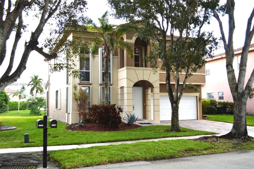 WELCOME TO THIS STUNNING 2 STORY,4 BEDROOM LAKE FRONT HOME  2257 - Beach Home for sale in Miramar, Florida on Beachhouse.com