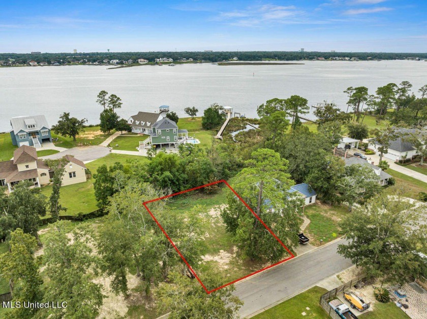 Beautiful lot in Biloxi with a stunning water view. The adjacent - Beach Lot for sale in Biloxi, Mississippi on Beachhouse.com