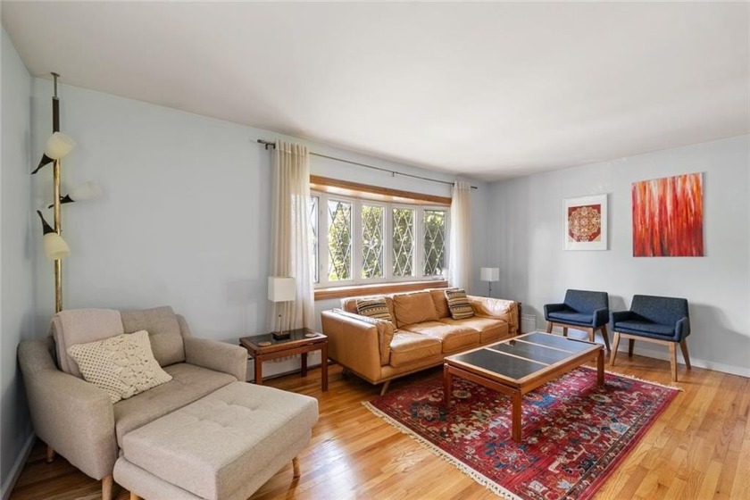Welcome to a charming and well-maintained mid-century modern - Beach Home for sale in Staten  Island, New York on Beachhouse.com