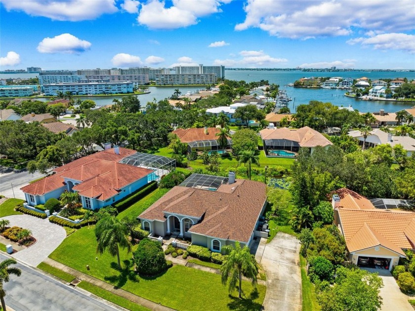 Welcome to the best buy in Pasadena Yacht & Country Club! This - Beach Home for sale in Gulfport, Florida on Beachhouse.com