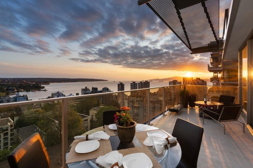 Absolutely stunning sub-penthouse at the Mirabel on Davie with - Beach Condo for sale in Vancouver,  on Beachhouse.com