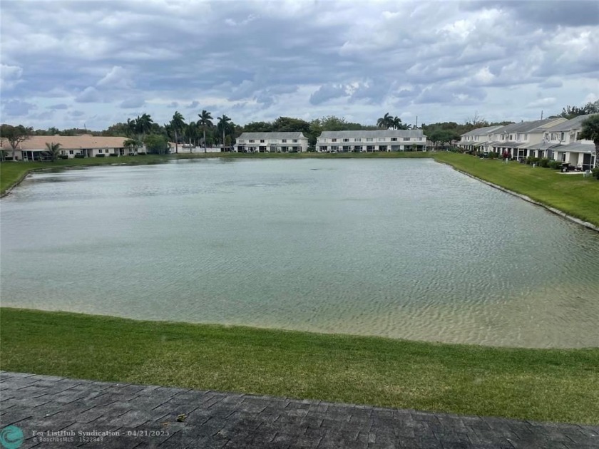Absolutely gorgeous 2/2.5 Townhouse with breathtaking views of - Beach Townhome/Townhouse for sale in Fort Lauderdale, Florida on Beachhouse.com