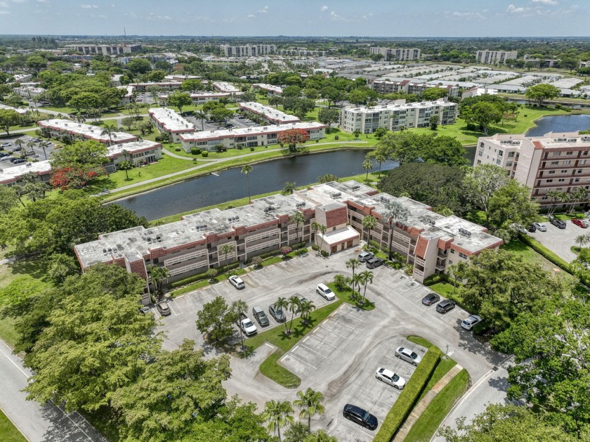 Lake view condo in beautiful Bonaire Village has BRAND NEW - Beach Condo for sale in Delray Beach, Florida on Beachhouse.com