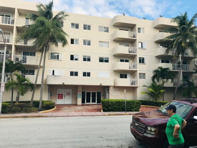 BEAUTIFUL UNIT CLOSE TO THE BEACH, WALKING DISTANCE TO PUBLIX IN - Beach Condo for sale in Miami Beach, Florida on Beachhouse.com