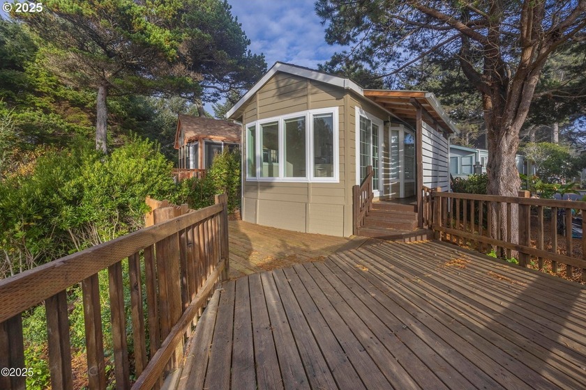 Welcome to Ocean Waves..a Tiny Home with a Big View! Discover - Beach Home for sale in Depoe Bay, Oregon on Beachhouse.com