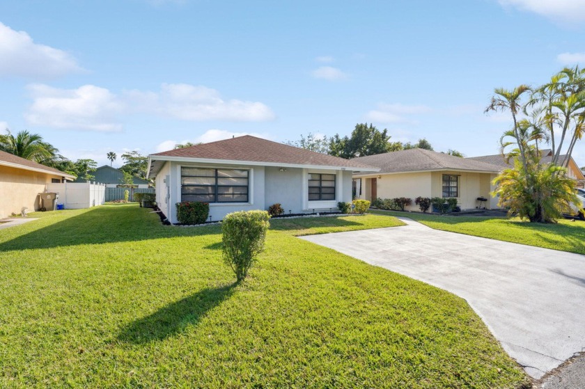 Fully renovated 3BR/2BA villa is in a prime location with - Beach Home for sale in West Palm Beach, Florida on Beachhouse.com