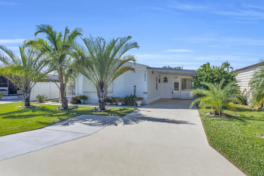 $230,000 -- SELLER MOTIVATED--quick close possible!Bright, and - Beach Home for sale in Hobe Sound, Florida on Beachhouse.com