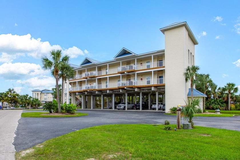 Welcome to your prefect coastal retreat! This beautiful condo - Beach Condo for sale in Suwannee, Florida on Beachhouse.com