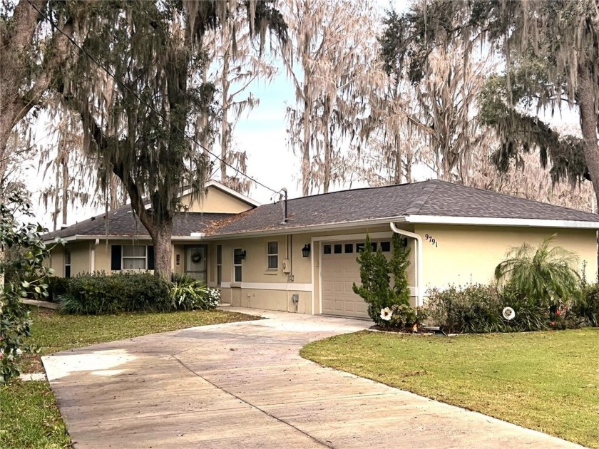 Charming 3BR, 2BA Waterfront Home w/ Attached Garage Nestled - Beach Home for sale in Crystal River, Florida on Beachhouse.com