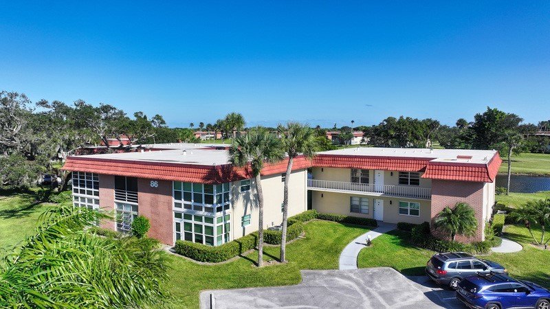 *Sunny Florida Condo with Resort Perks! Bright 1 bed / 1 bath - Beach Condo for sale in Vero Beach, Florida on Beachhouse.com