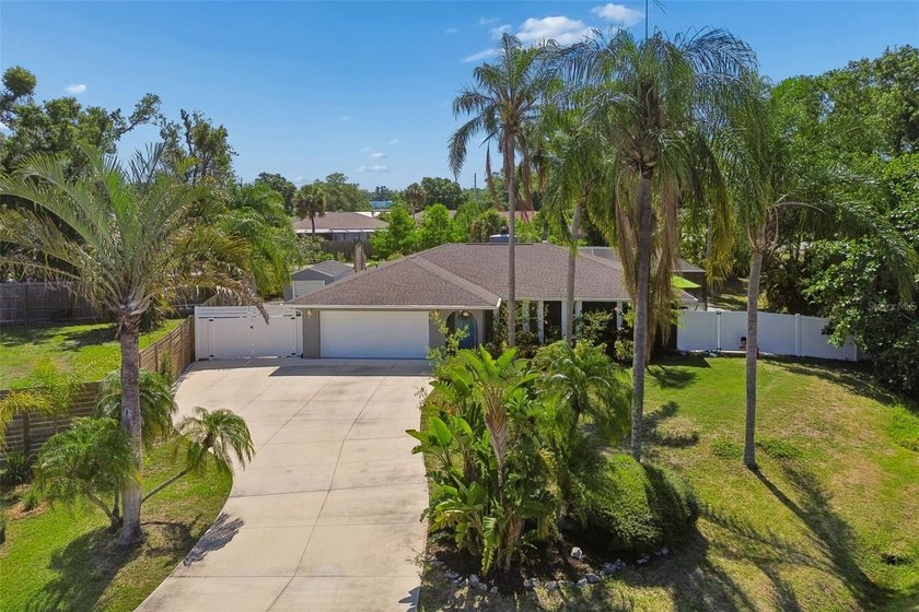 Under contract-accepting backup offers. You found it! A newly - Beach Home for sale in Sarasota, Florida on Beachhouse.com