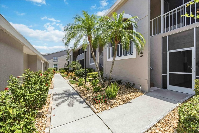 Country club living at its finest awaits in Stoneybrook Golf & - Beach Condo for sale in Sarasota, Florida on Beachhouse.com