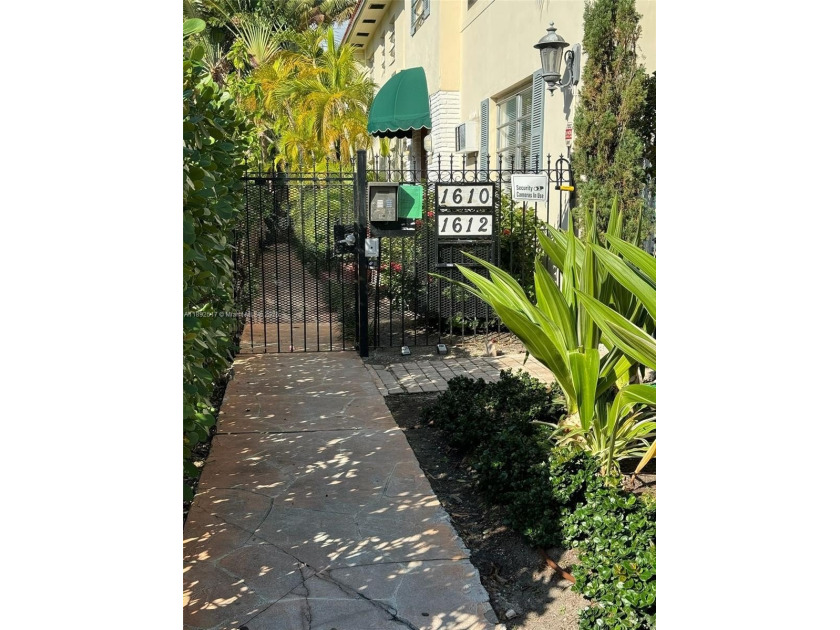 Priced to Sell!  Quiet, corner 1 BDRM apt renovated with new BTH - Beach Condo for sale in Miami Beach, Florida on Beachhouse.com