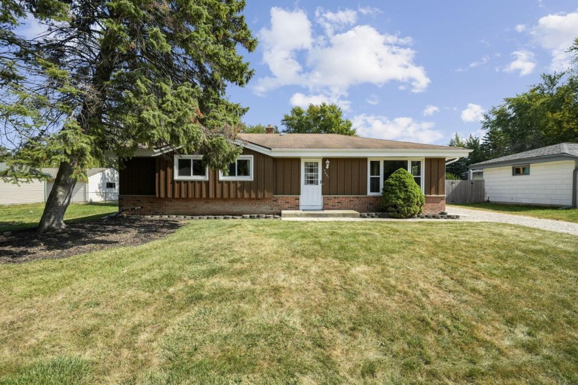 AWESOME CALEDONIA RANCH JUST STEPS AWAY FROM OUR BEAUTIFUL - Beach Home for sale in Racine, Wisconsin on Beachhouse.com