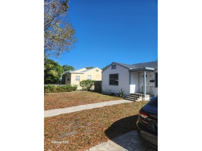 Fantastic opportunity! This 4-bedroom, 3-bath single-family home - Beach Home for sale in West Palm Beach, Florida on Beachhouse.com