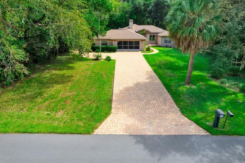 This immaculate, solid concrete block home is gorgeous! Large - Beach Home for sale in Crystal River, Florida on Beachhouse.com